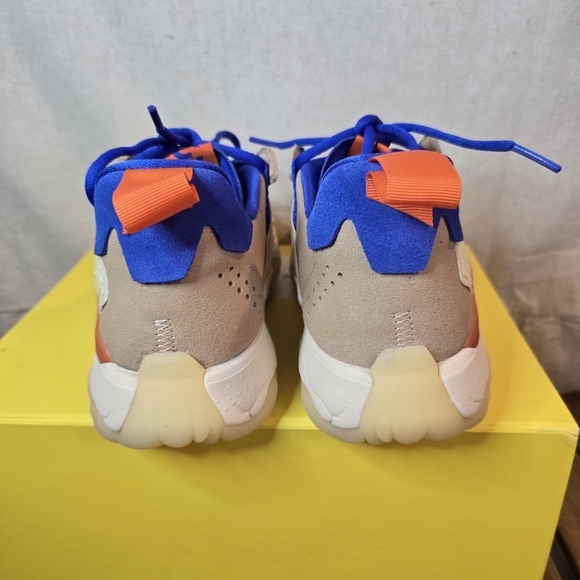 Air Jordan Delta 2"Hiper Womens Athletic  with Orange and Blue . - Picture 6 of 8